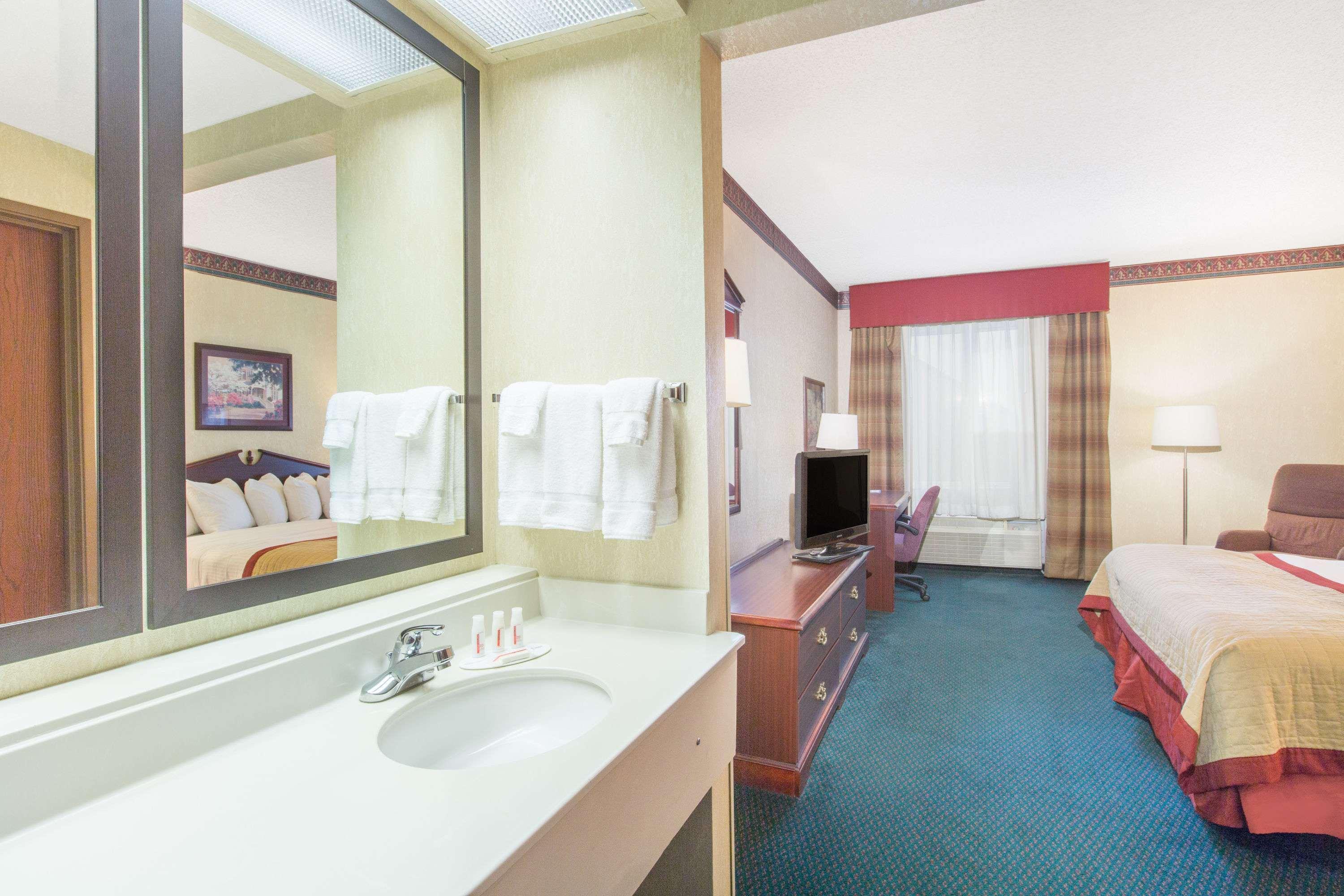 Baymont By Wyndham Jonesboro Hotell Eksteriør bilde