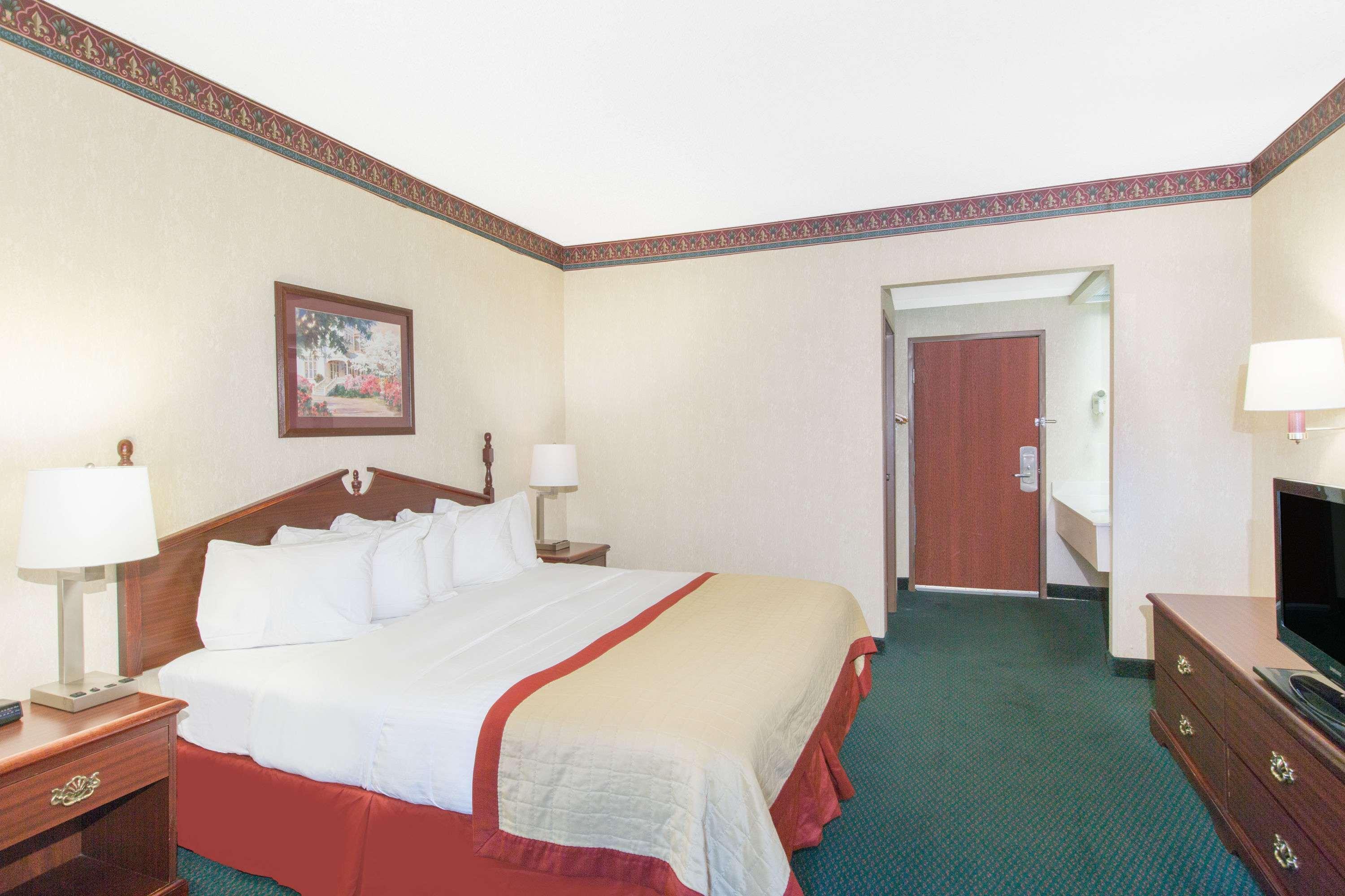 Baymont By Wyndham Jonesboro Hotell Eksteriør bilde